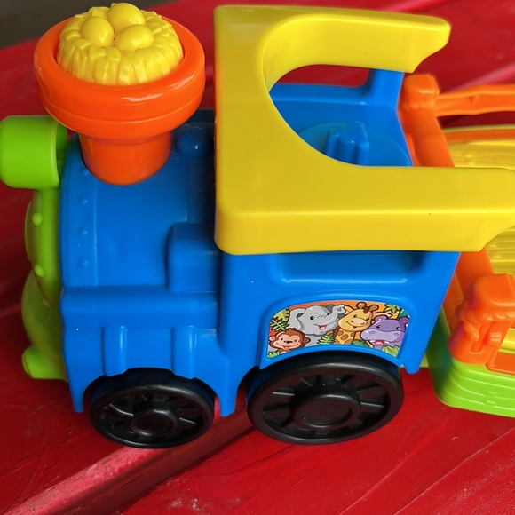 Fisher Price Little People Choo Choo Zoo train - Picture 2 of 5